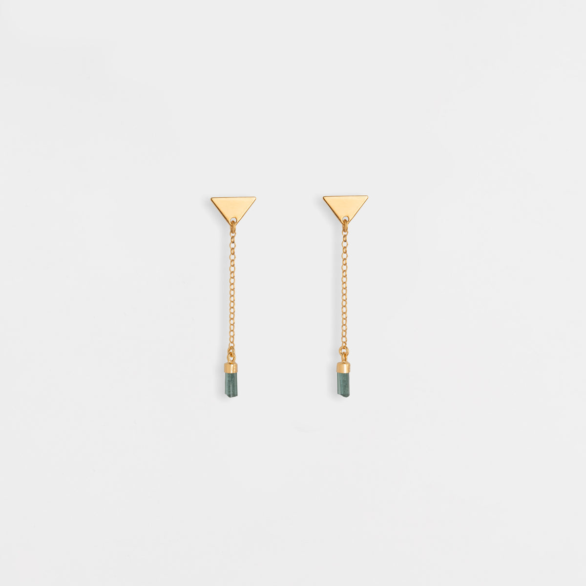 Pendientes triángulo largos con turmalinas.