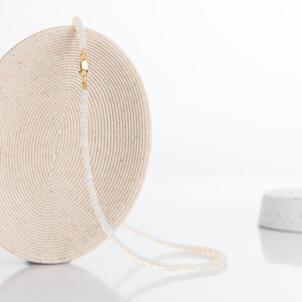 Collar ópalo blanco